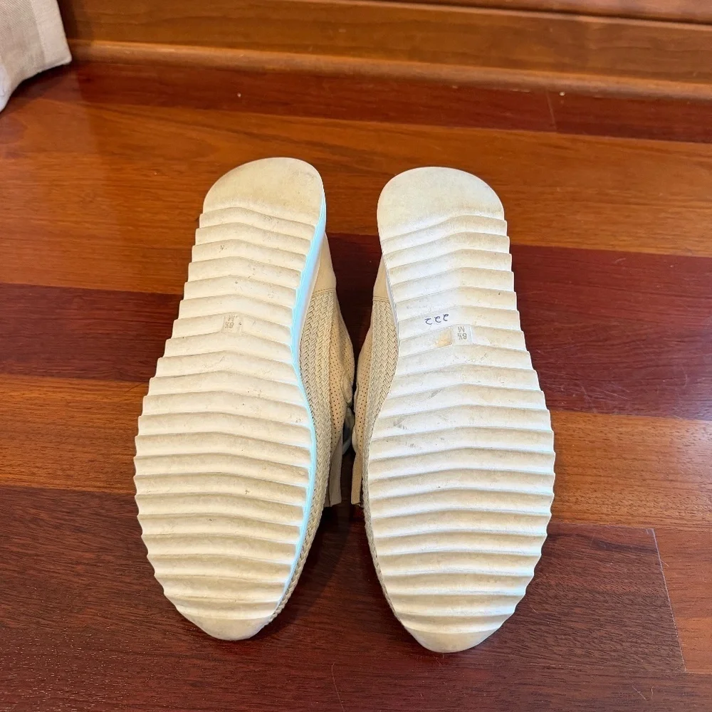 Vaneli serene women